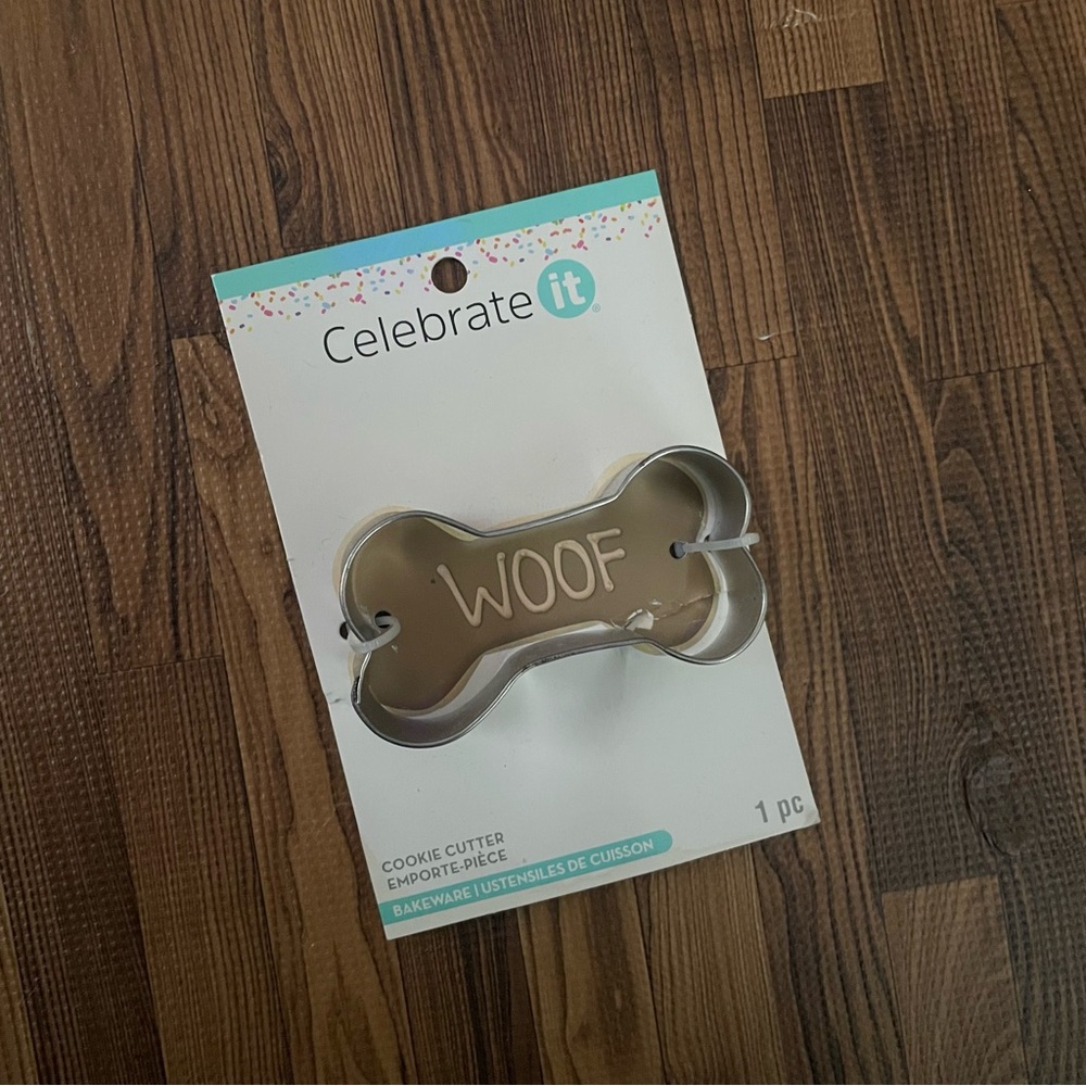 NWT Celebrate It Bone-Shaped Cookie Cutter